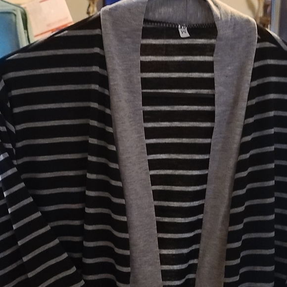 NWOT BLK/ GREY LIGHTWEIGHT OPEN COVEF - Picture 2 of 8